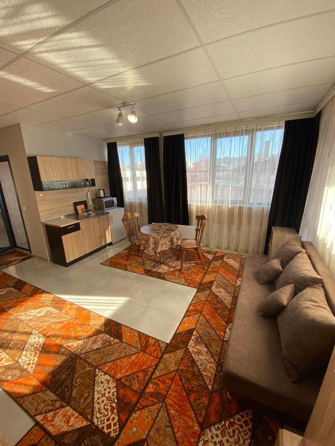 Emiza Apartment *
