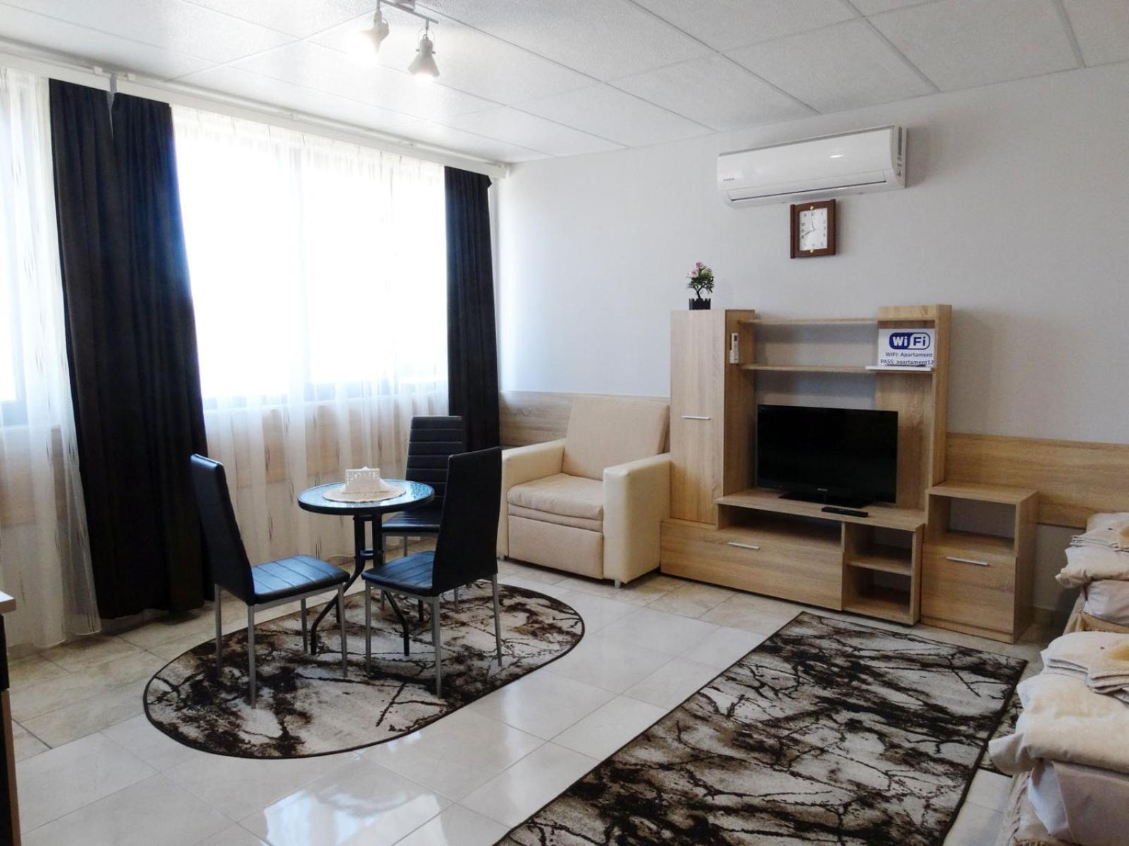 Emiza Apartment *