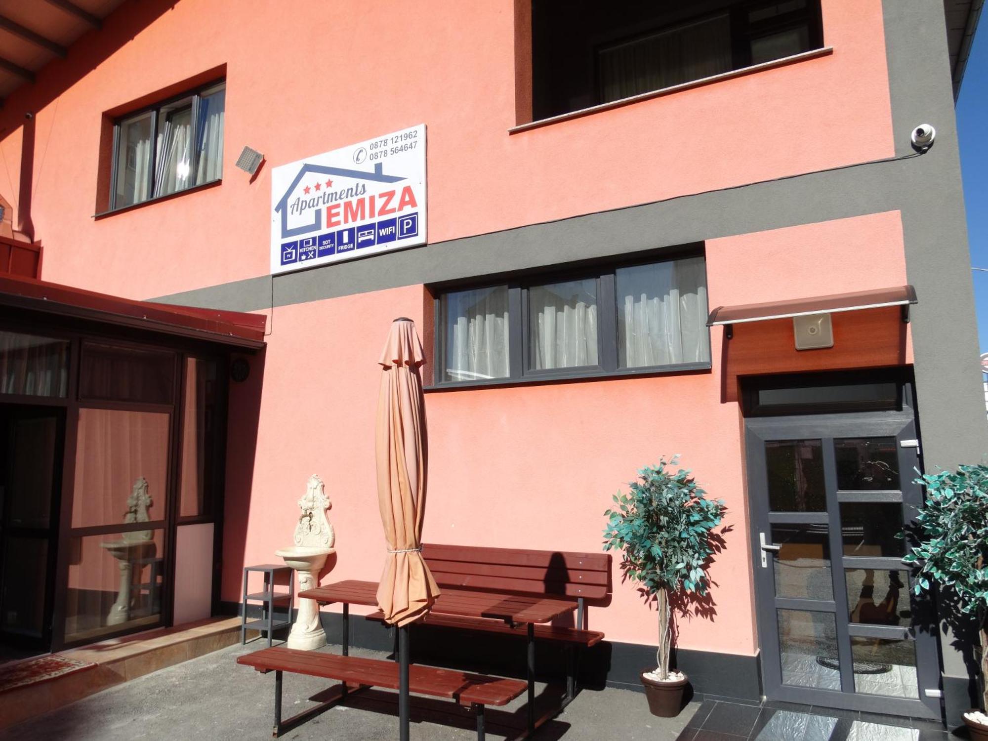 Emiza Apartment